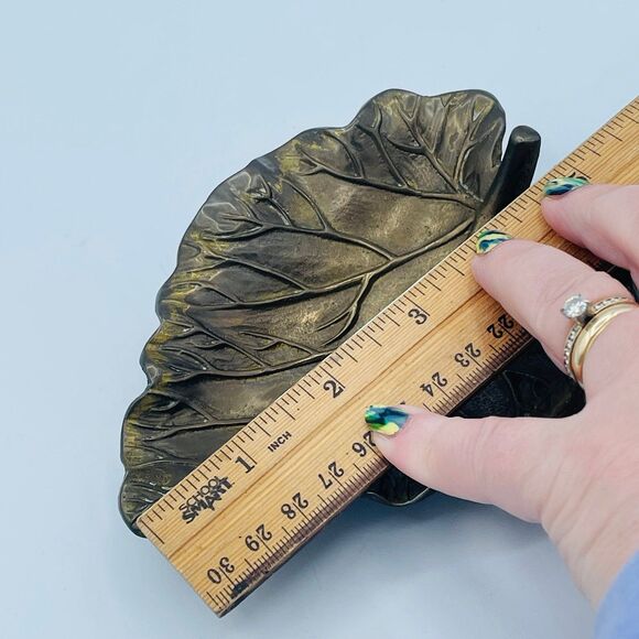 Vintage Brass Leaf Shaped Shallow Trinket Dish - Picture 4 of 4